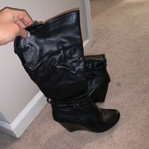 10M boots w/ wedge heel of about 3 inches